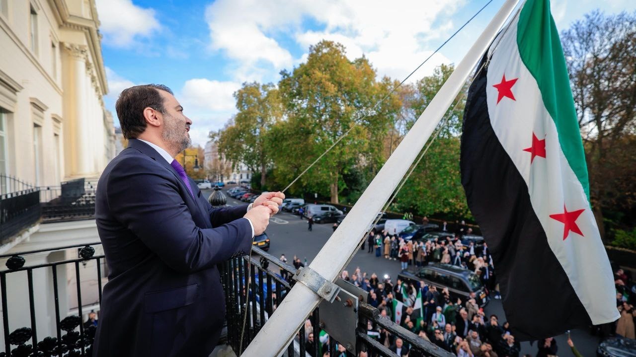suriyenin londra buyukelciligi 13 yil sonra yeniden acildi 0 745A3pHG