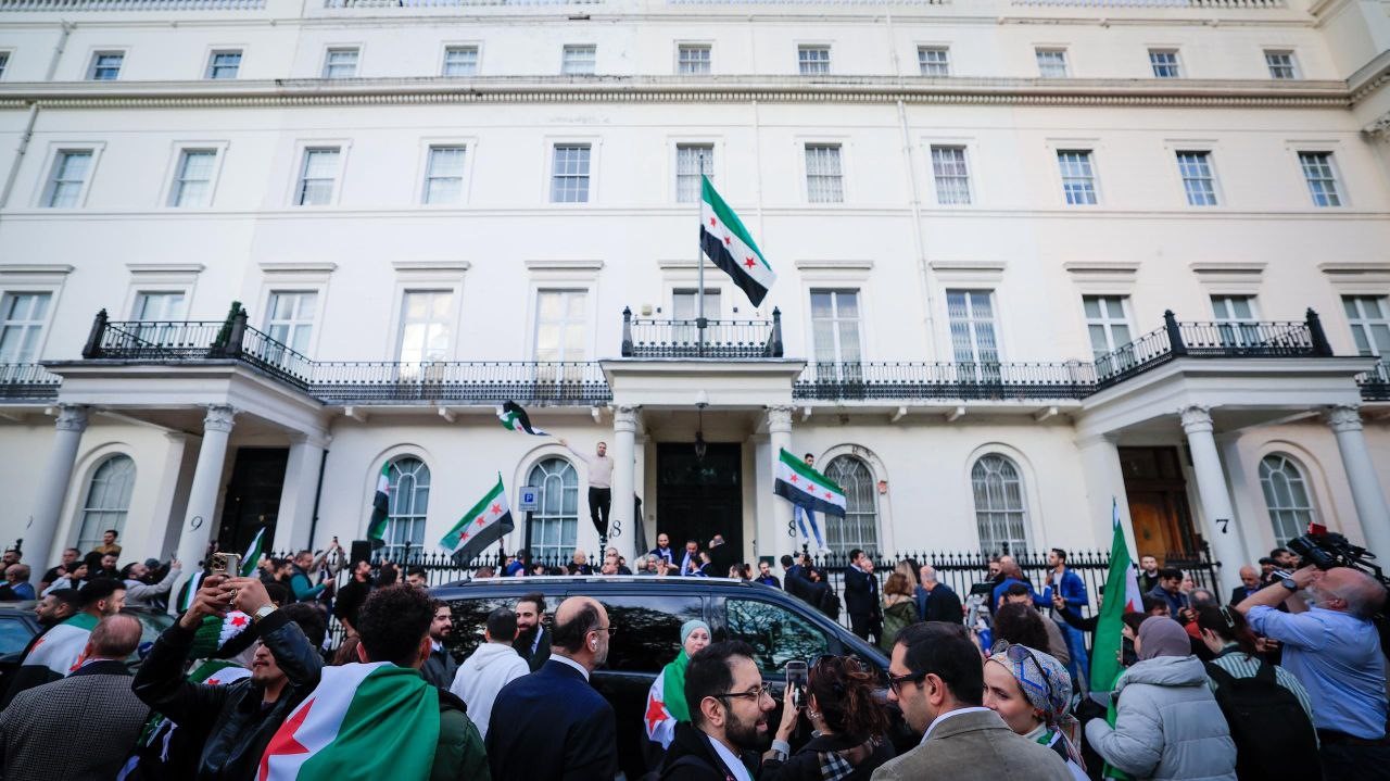 suriyenin londra buyukelciligi 13 yil sonra yeniden acildi 5 y86G35KB