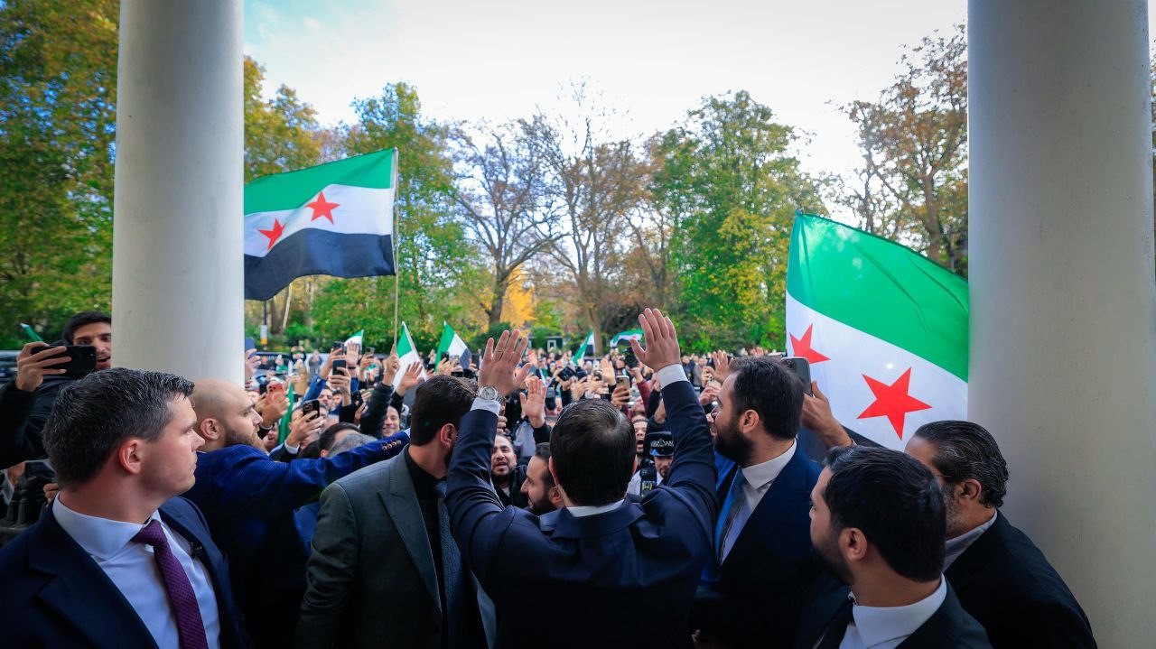 suriyenin londra buyukelciligi 13 yil sonra yeniden acildi 6 R57BZhXm