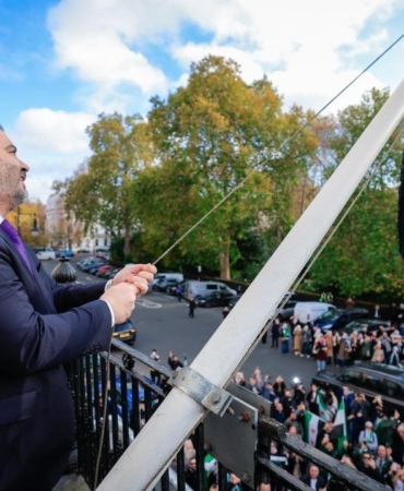 suriyenin-londra-buyukelciligi-13-yil-sonra-yeniden-acildi-RIbduJdw.jpg