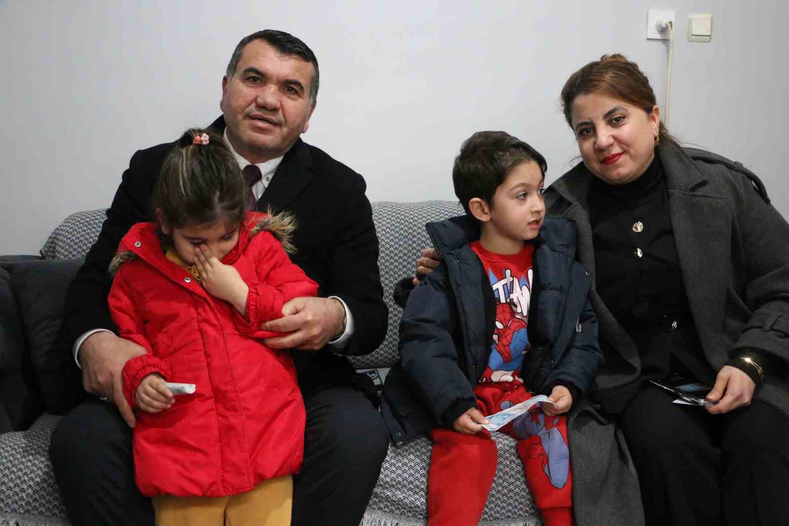 surlu cocuklardan devlet bahceliye tesekkur 5 UFABCQMB