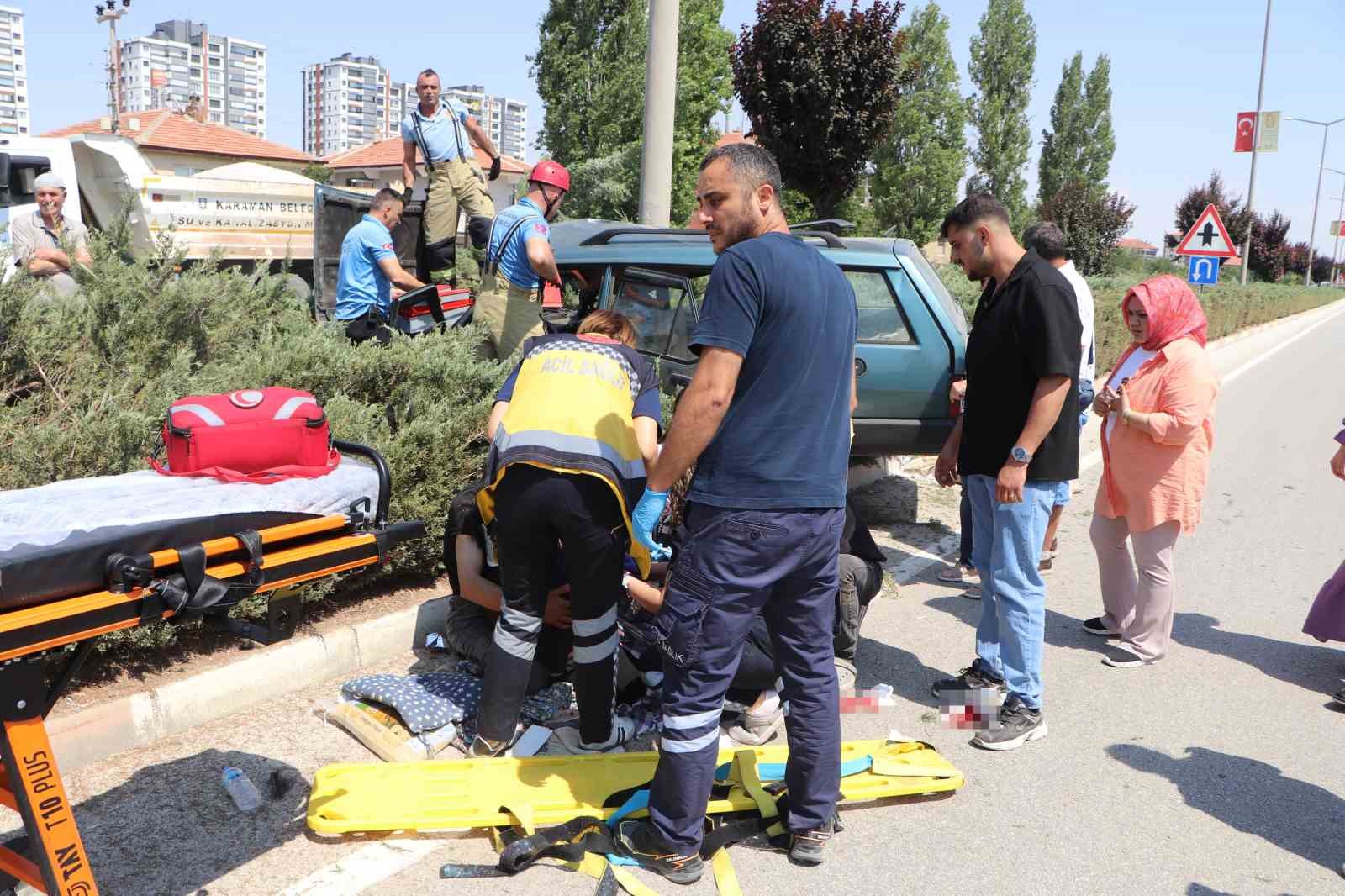 surucu kazada yaralanan esine sarilarak basinda bekledi 3 n9CGKOCU