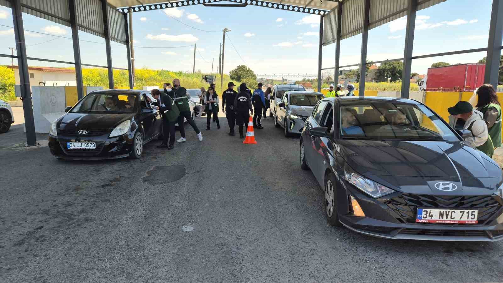 suruculere net mesaj direksiyondayken ekrana degil yola bak 0 J2mKI41U