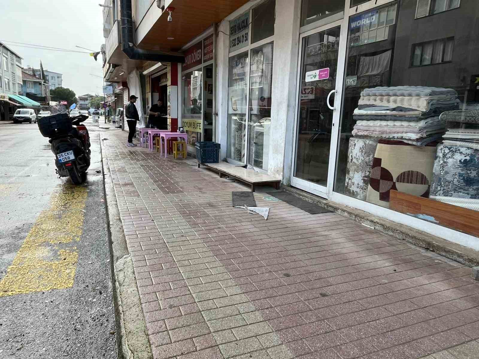 surucunun sekeri dustu kontrolden cikan arac carsiyi birbirine katti 5 HNEryqOV