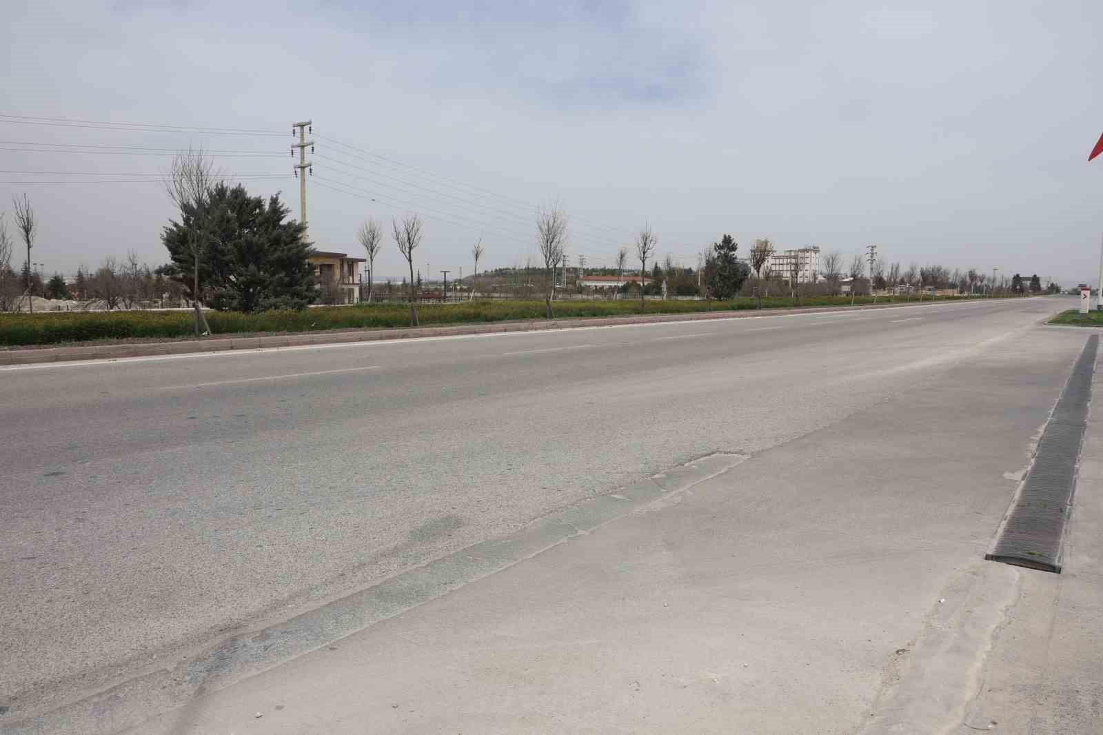 surucusuz minibus yola cikti seyir halindeki araclarin arasina daldi 2 THYGNMHs