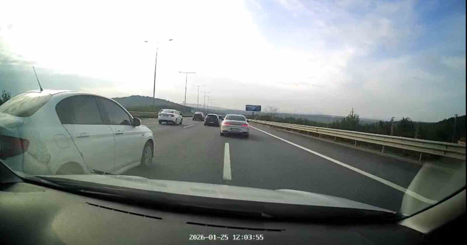 surucuyu sikistiran trafik magandasi kamerada 0 Qjs5neKA