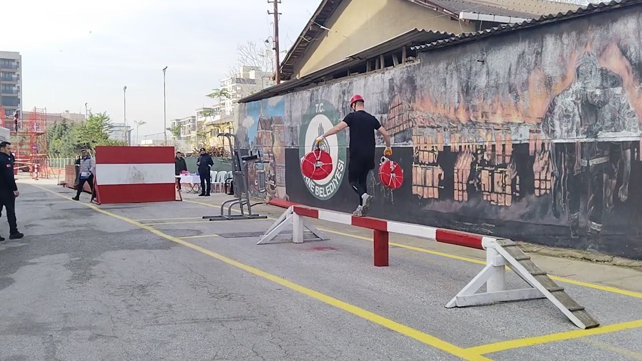 Survivor değil zabıta mülakatı: Zabıta adayları zorlu parkurlarda yarıştı 5 survivor degil zabita mulakati zabita adaylari zorlu parkurlarda yaristi 1 IPQRIcsL