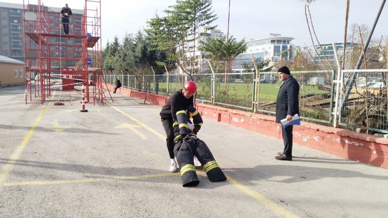 Survivor değil zabıta mülakatı: Zabıta adayları zorlu parkurlarda yarıştı 6 survivor degil zabita mulakati zabita adaylari zorlu parkurlarda yaristi 2 kjFlEbj4