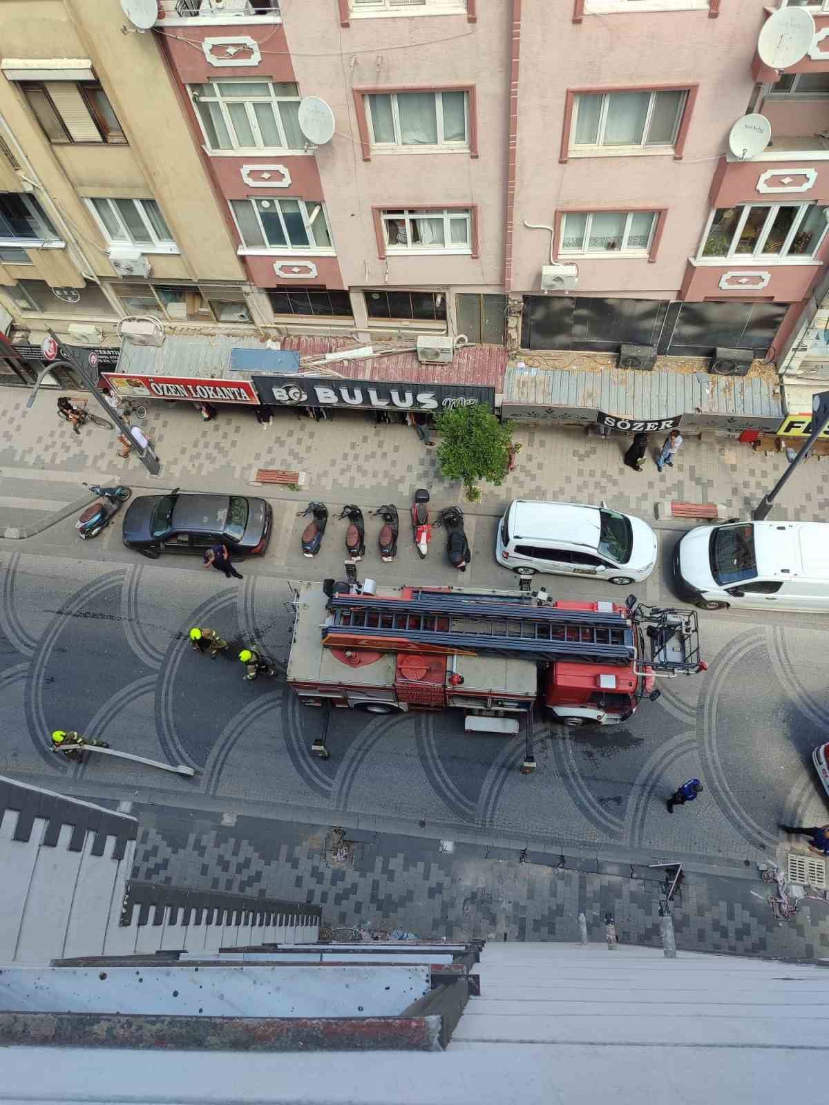 susurlukta bir binanin catisinda cikan yangin sonduruldu 1 TNXgeR1v