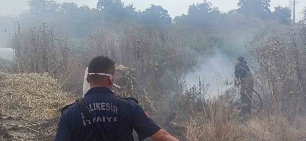 susurlukta-cikan-yanginda-1-ton-saman-kullanilamaz-hale-geldi-vVrsY9eN.jpg