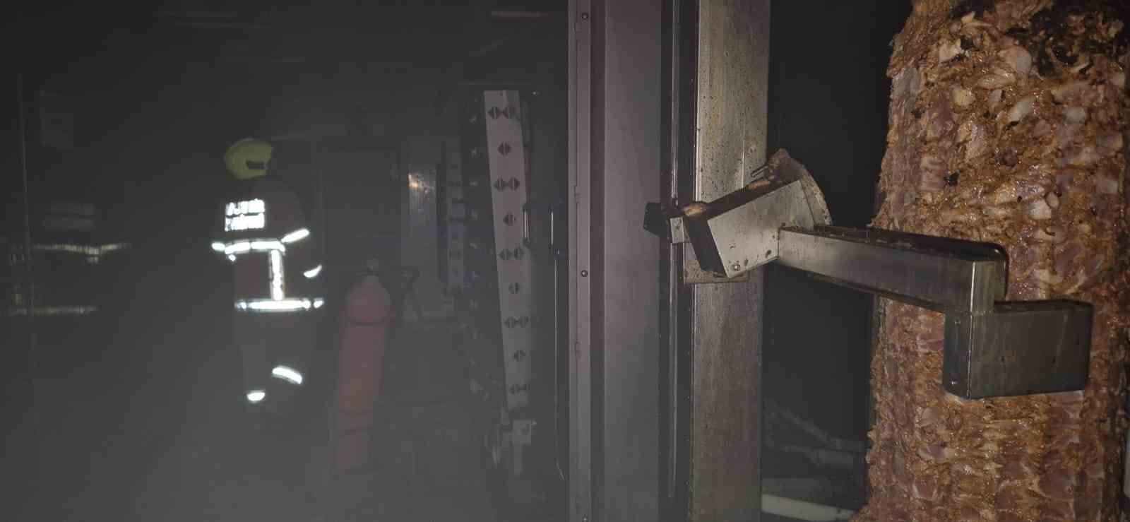 susurlukta fabrika yangini ekipler kisa surede mudahale etti 0 dWfLdmMC