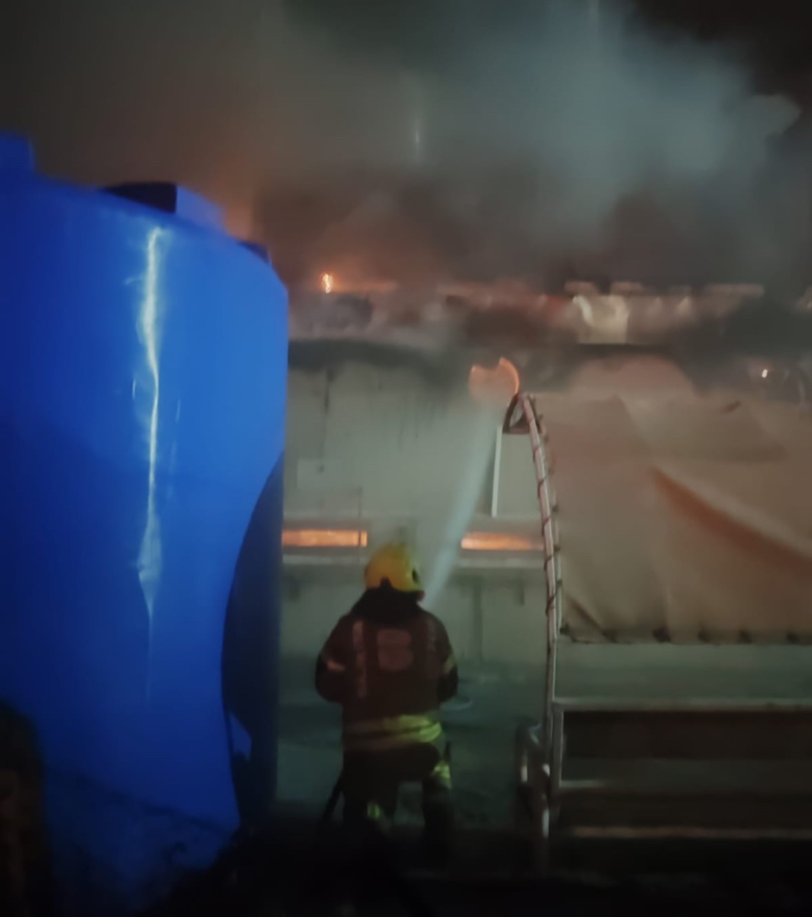 susurlukta fabrika yangini ekipler kisa surede mudahale etti 2