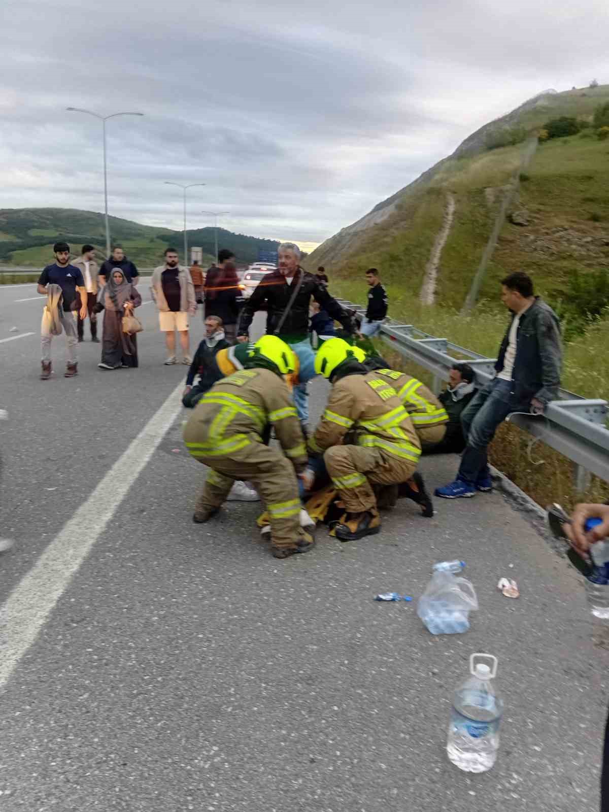 susurlukta yolcu otobusu devrildi 25 yarali 5 cMjDa7sM