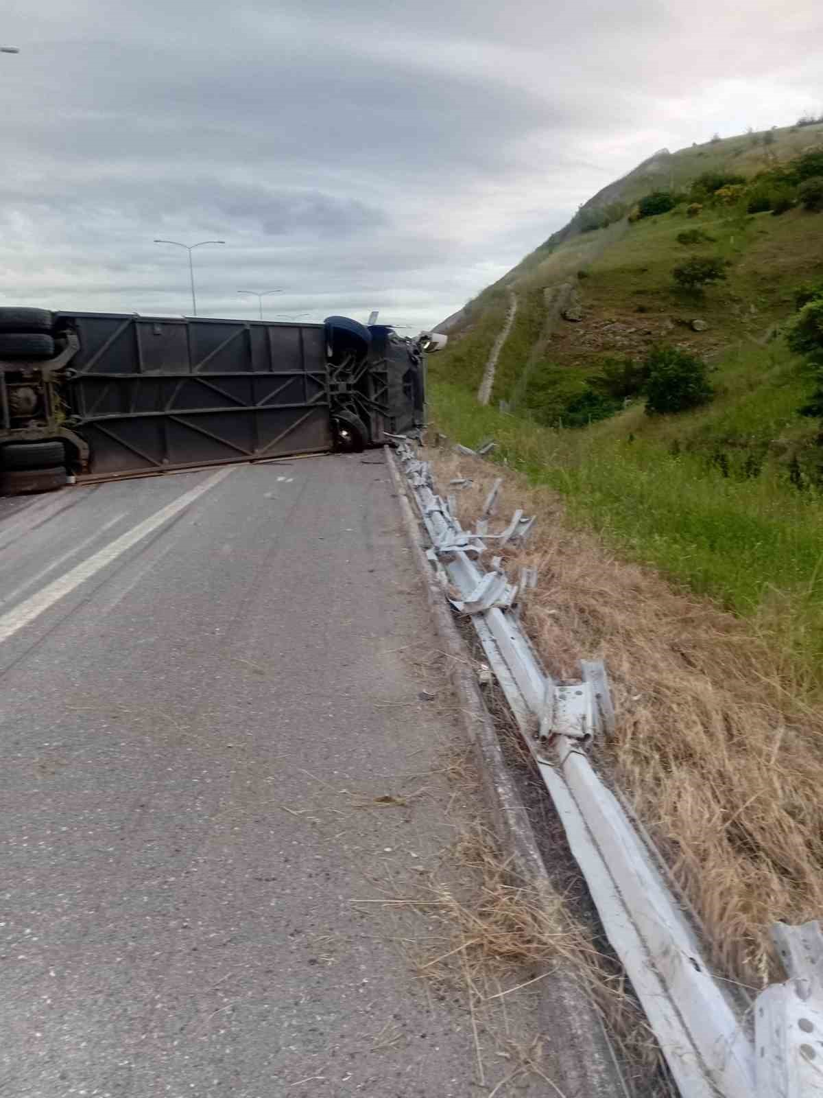 susurlukta yolcu otobusu devrildi 25 yarali 7 MTU7477t