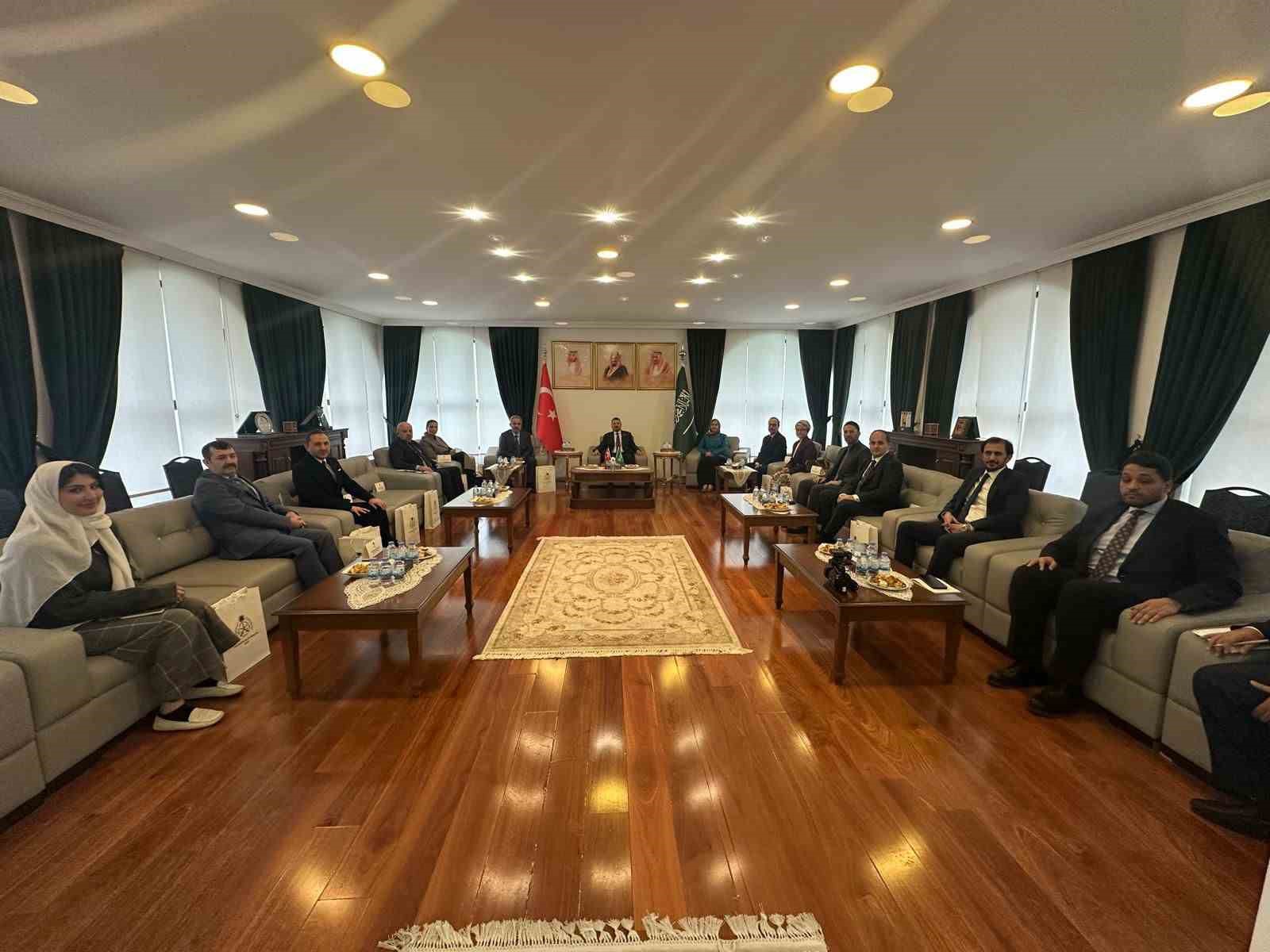 suudi arabistan buyukelcisi abualnasr krallik turkiye ve diger ulkelerle savasin sona erdirilmesi ve bolgesel sSMpDdKi