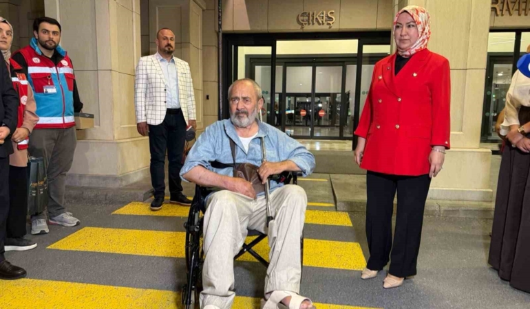 suudi-arabistana-calismak-icin-gitti-40-yil-sonra-ulkeye-donebildi-w2G1Ky7W.jpg