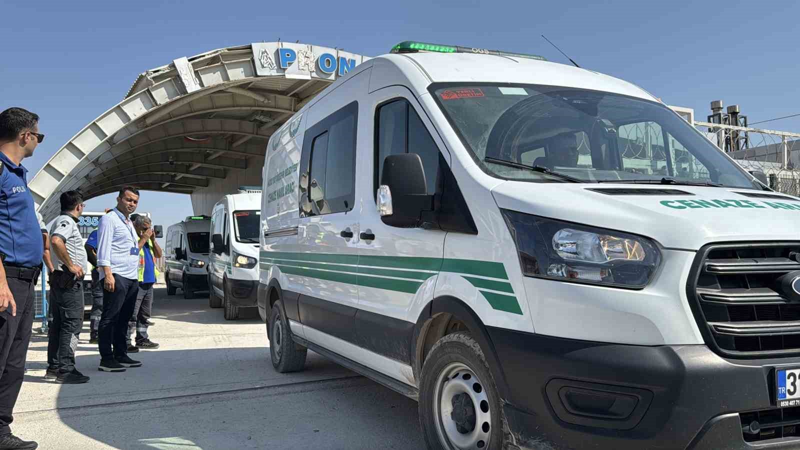 Suudi Arabistan’da yangında ölen 4 Hataylı memleketlerinde toprağa verildi 6 suudi arabistanda yanginda olen 4 hatayli memleketlerinde topraga verildi 2 X3EySGYz