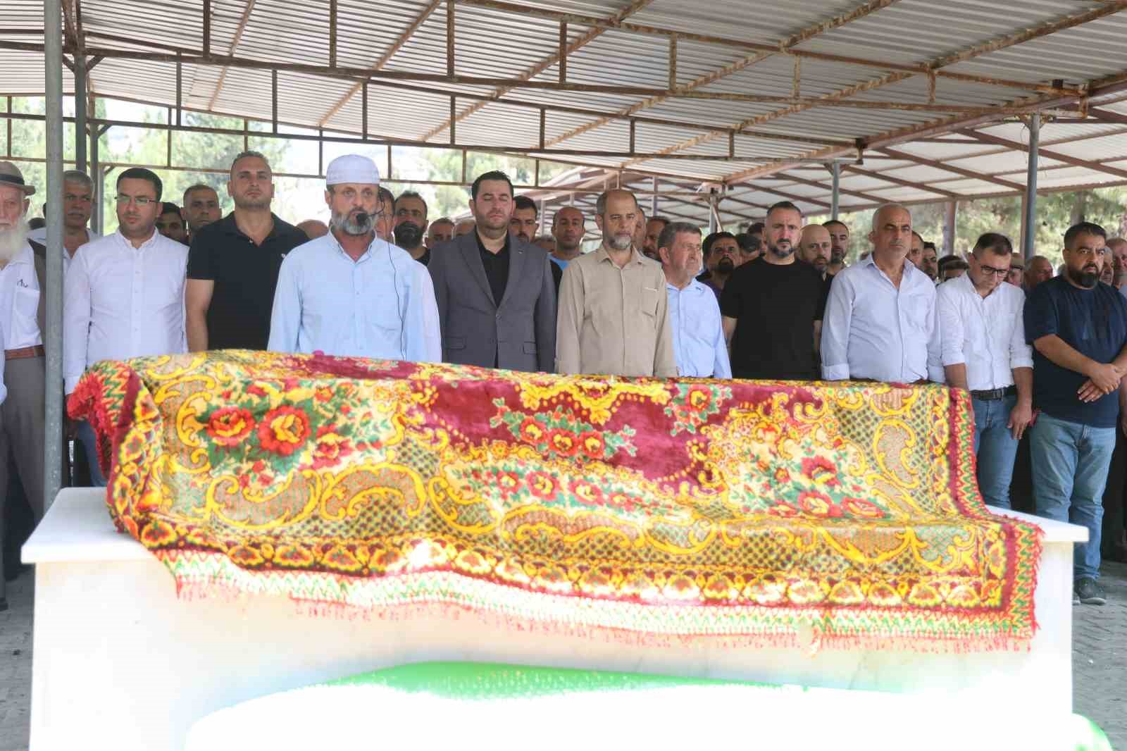 Suudi Arabistan’da yangında ölen 4 Hataylı memleketlerinde toprağa verildi 13 suudi arabistanda yanginda olen 4 hatayli memleketlerinde topraga verildi 9 LcA2Zm7K