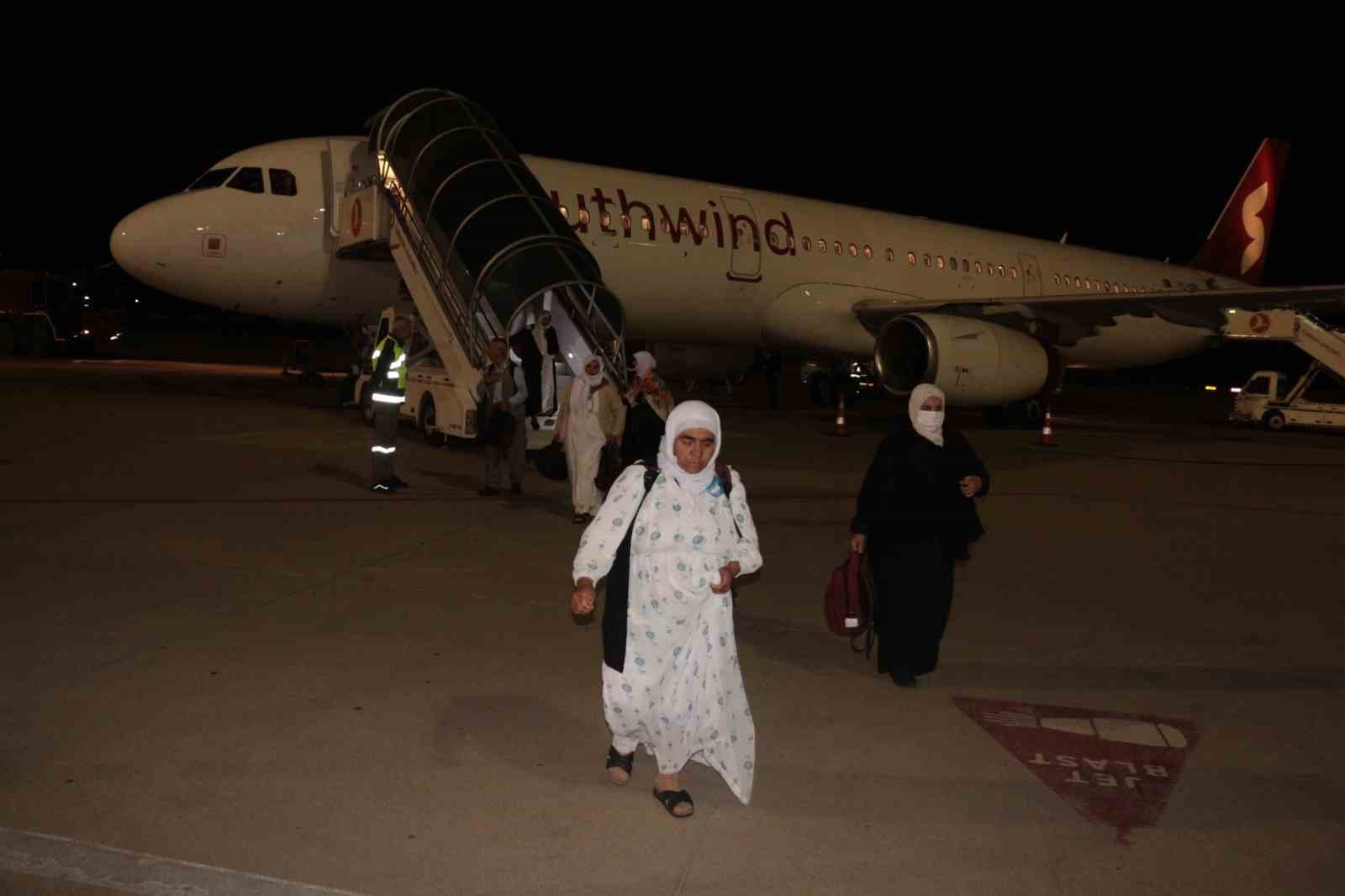 suudi arabistandan sirnaka ilk ucak seferi gerceklesti 11 EpeKWtBY