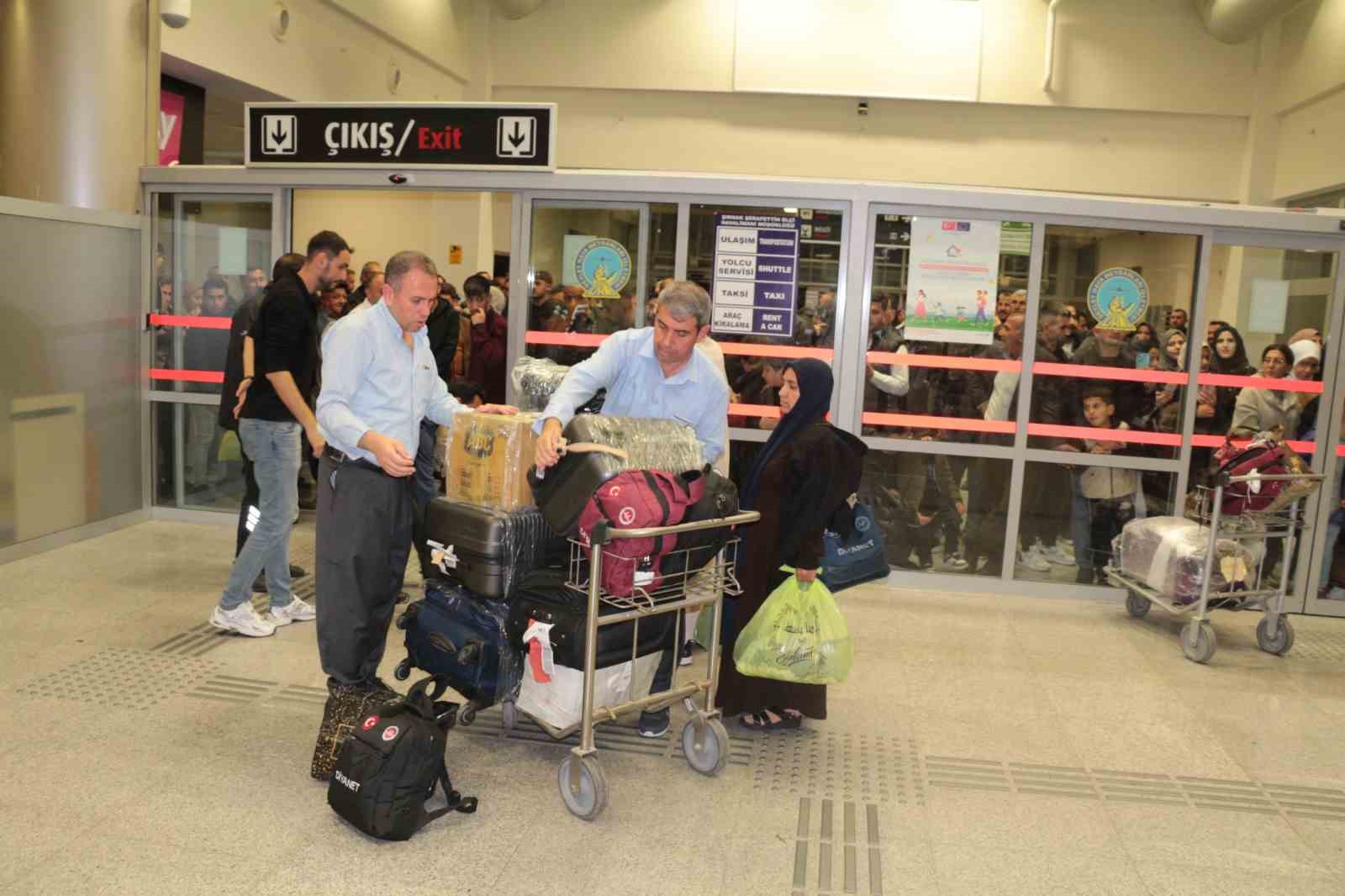 suudi arabistandan sirnaka ilk ucak seferi gerceklesti 2 ysnUcyCP