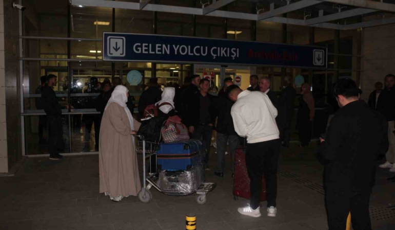 suudi-arabistandan-sirnaka-ilk-ucak-seferi-gerceklesti-L4wOvYBv.jpg