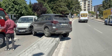 suv-ile-hafif-ticari-arac-carpisti-baba-ve-2-yasindaki-oglu-yaralandi-2MiqVMJE.jpg