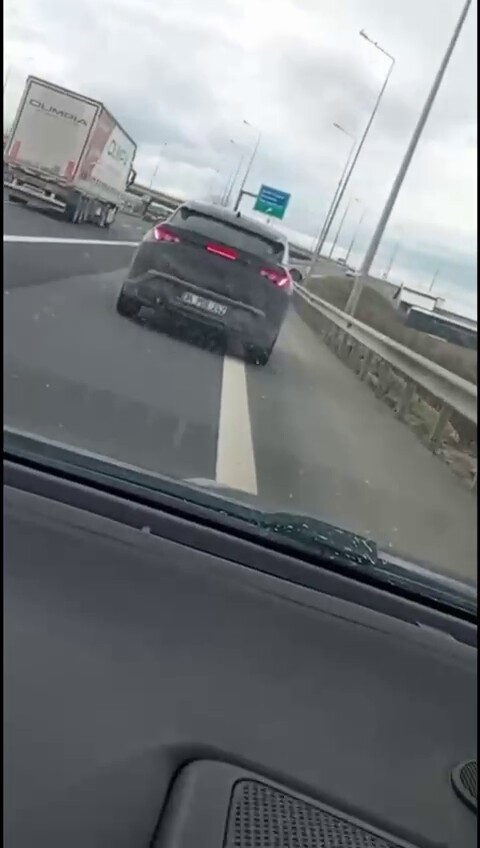 suv tarzi aracin her kosesinden duzensiz gocmen cikti 5 2dO5F3A4