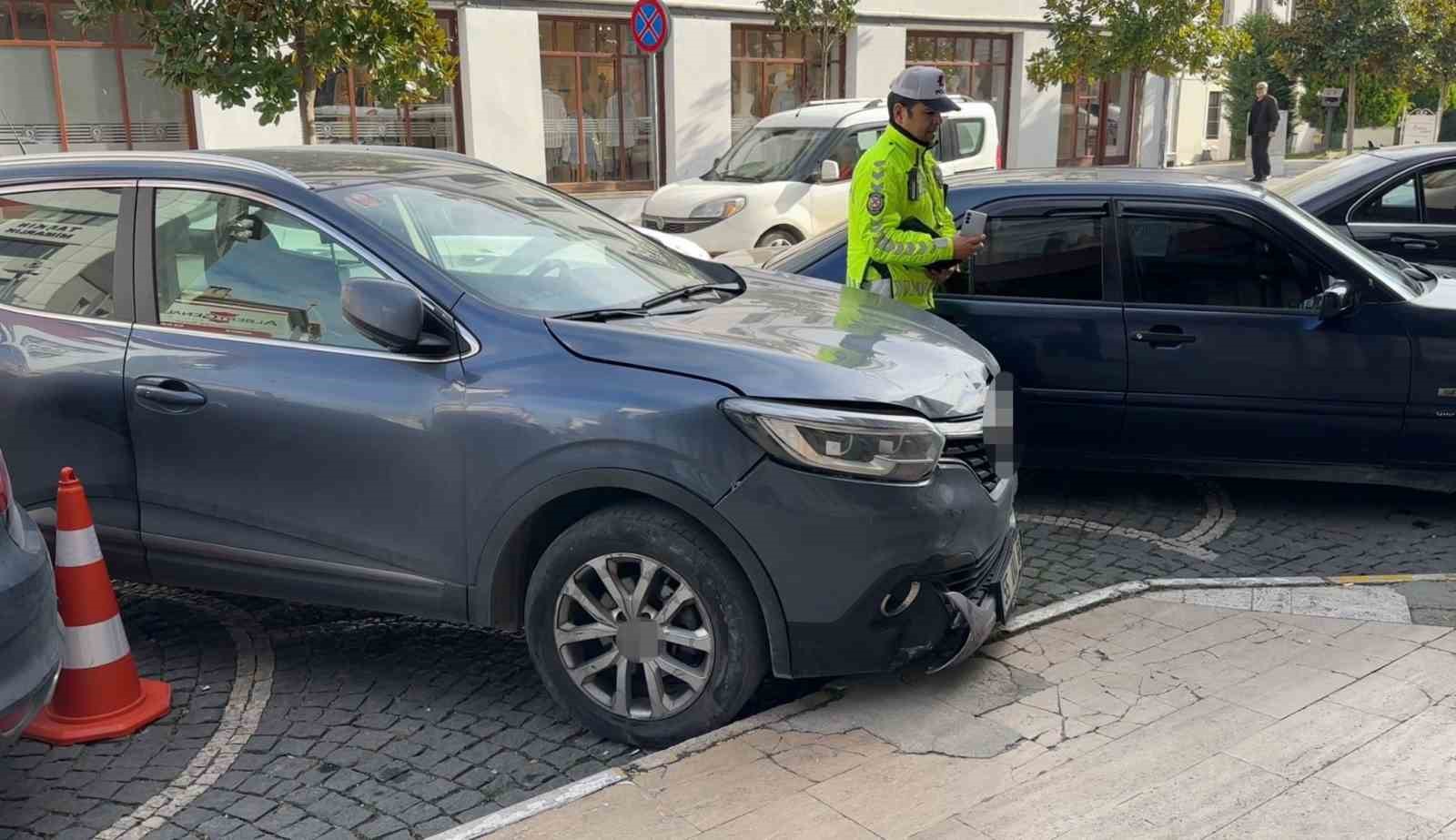 suv tipi arac motosikletlilere carpti 2 yarali 1 SzsIDbBA