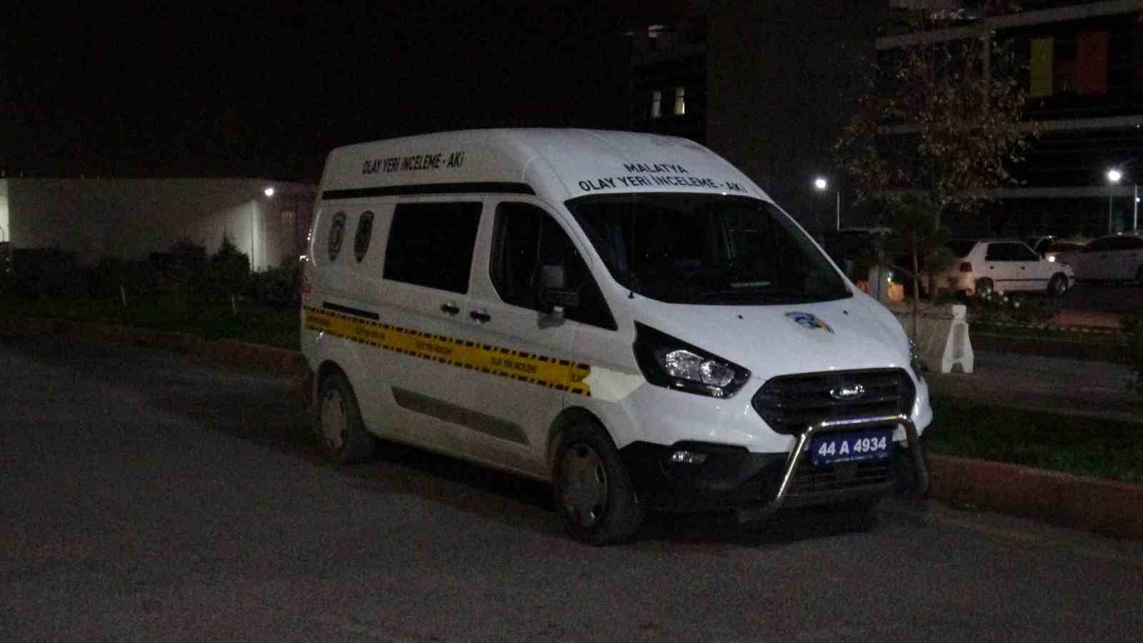 tabanca ile bacagindan vurulan sahis hastaneye kendi imkanlariyla gitti 2 mn1l13yR