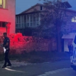 tabancayla-evine-ates-acti-kadin-ve-cocuklari-kades-cagrisi-ile-polis-kurtardi-YW4QTvsl.jpg