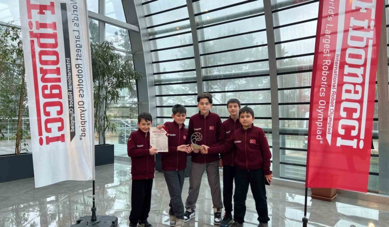 tacev-ogrencileri-robotik-olimpiyatlarinda-turkiye-ikincisi-oldu-z1InOvy5.jpg