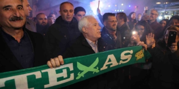 tahanli-pide-ve-caylar-baskan-bozbeyden-eKGX4DzC.jpg