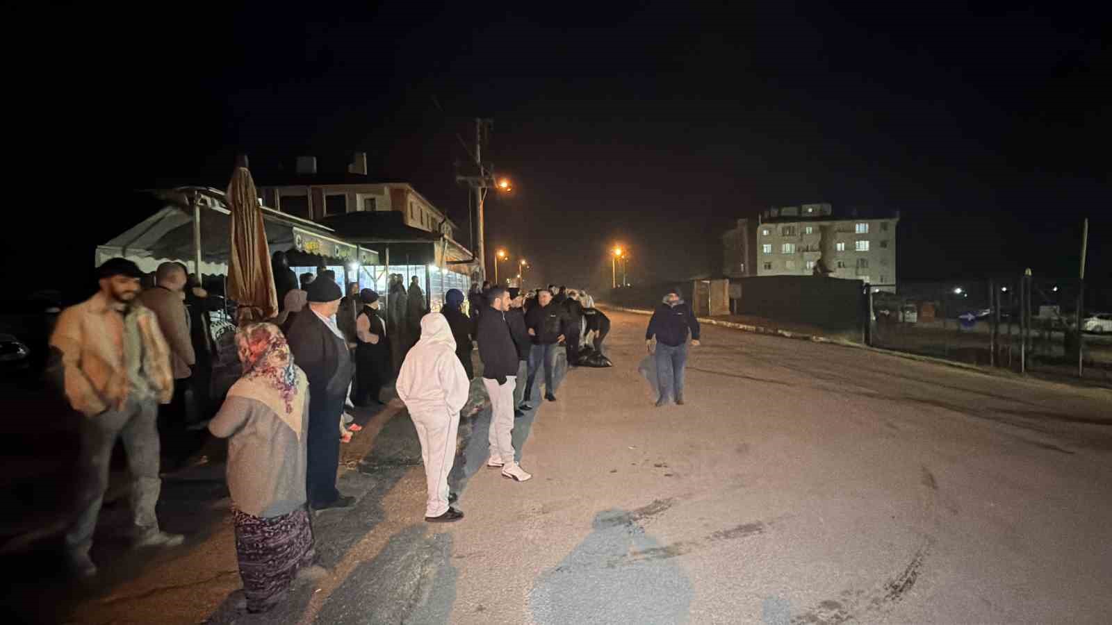 tahliyeleri beyaz guvercinle karsiladilar 7 c7mwk3WS
