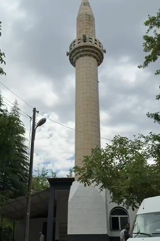tahrip edilen koy camisi belediye ekiplerince yeniden ibadete hazir hale getirildi 5 UIUyOsp3