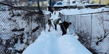 tahta-koprulerde-kar-nobeti-TFVgJrui.jpg