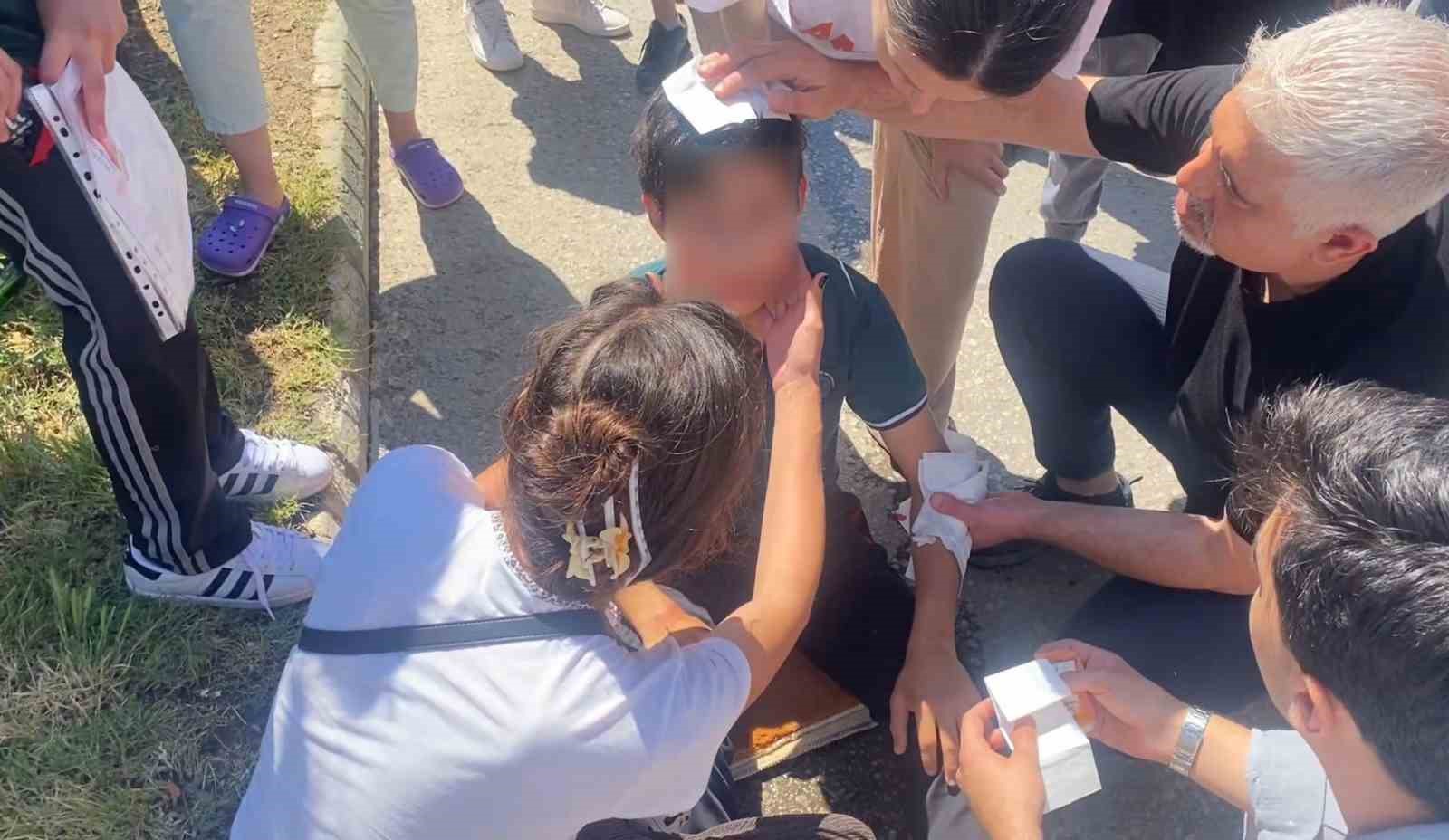 takdir belgesi sevinci hastanede bitti yolun karsisina gecerken otomobil carpti 0 55BgSzhm