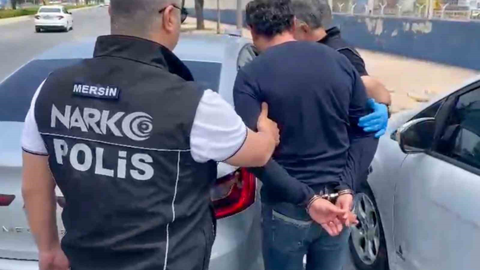 takibe alinan aracta 24 kiloya yakin esrar ele gecirildi 2 OLmMpm4H