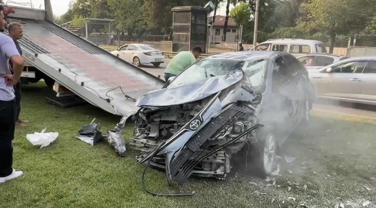 takla atan aractan burunlari kanamadan ciktilar 0 KcNRpIRR
