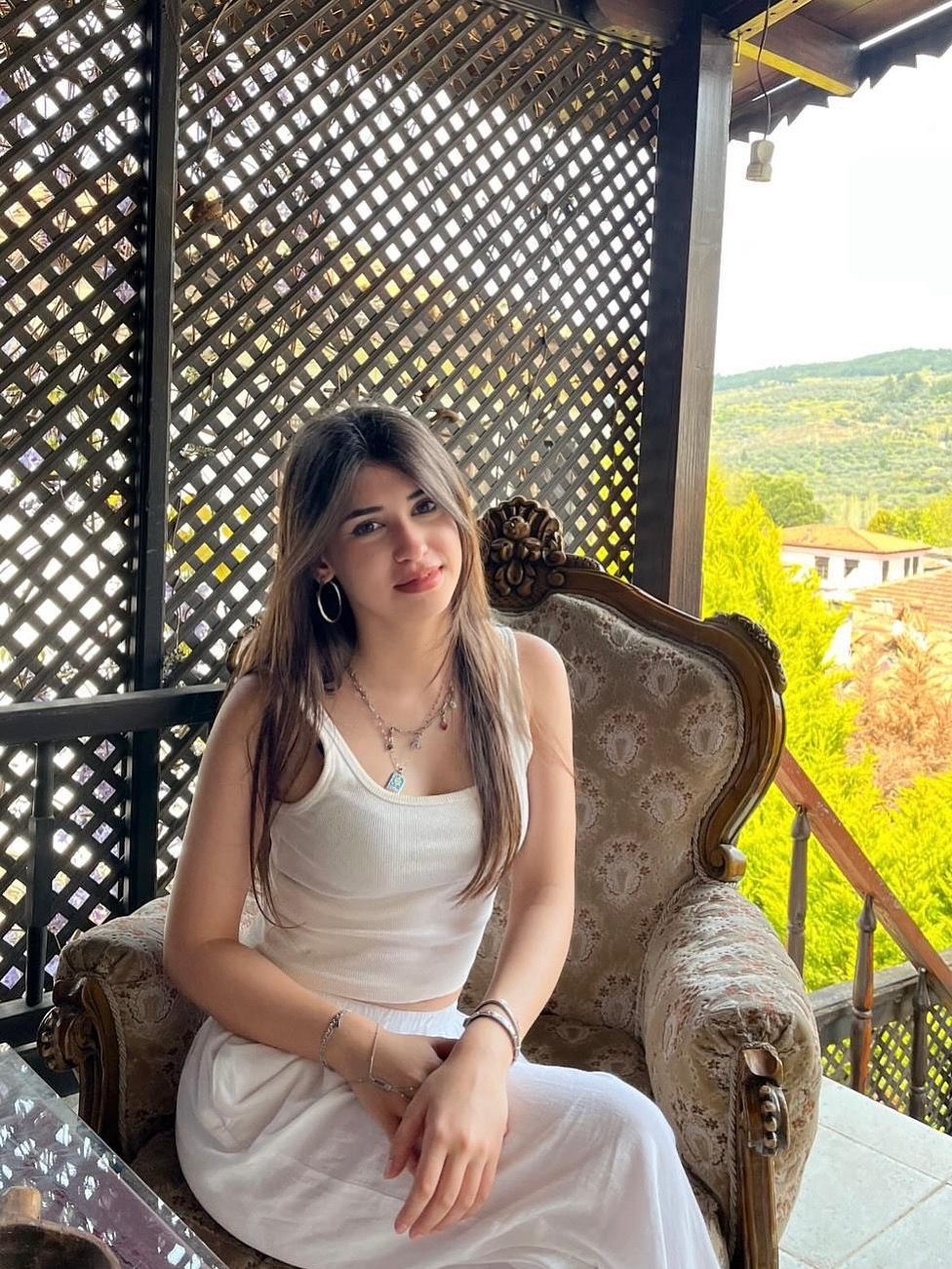 takla atan aractan firlayan genc kiz hayatini kaybetti 0 rLOUMd5u