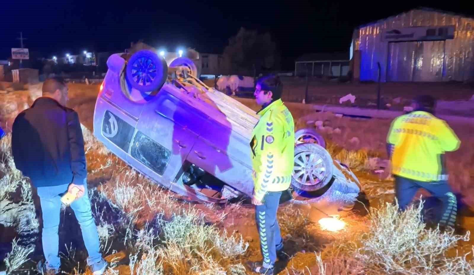 Takla atan hafif ticari aracın sürücüsü kaçarak kayıplara karıştı 1 takla atan hafif ticari aracin surucusu kacarak kayiplara karisti 0 L5UygXRb