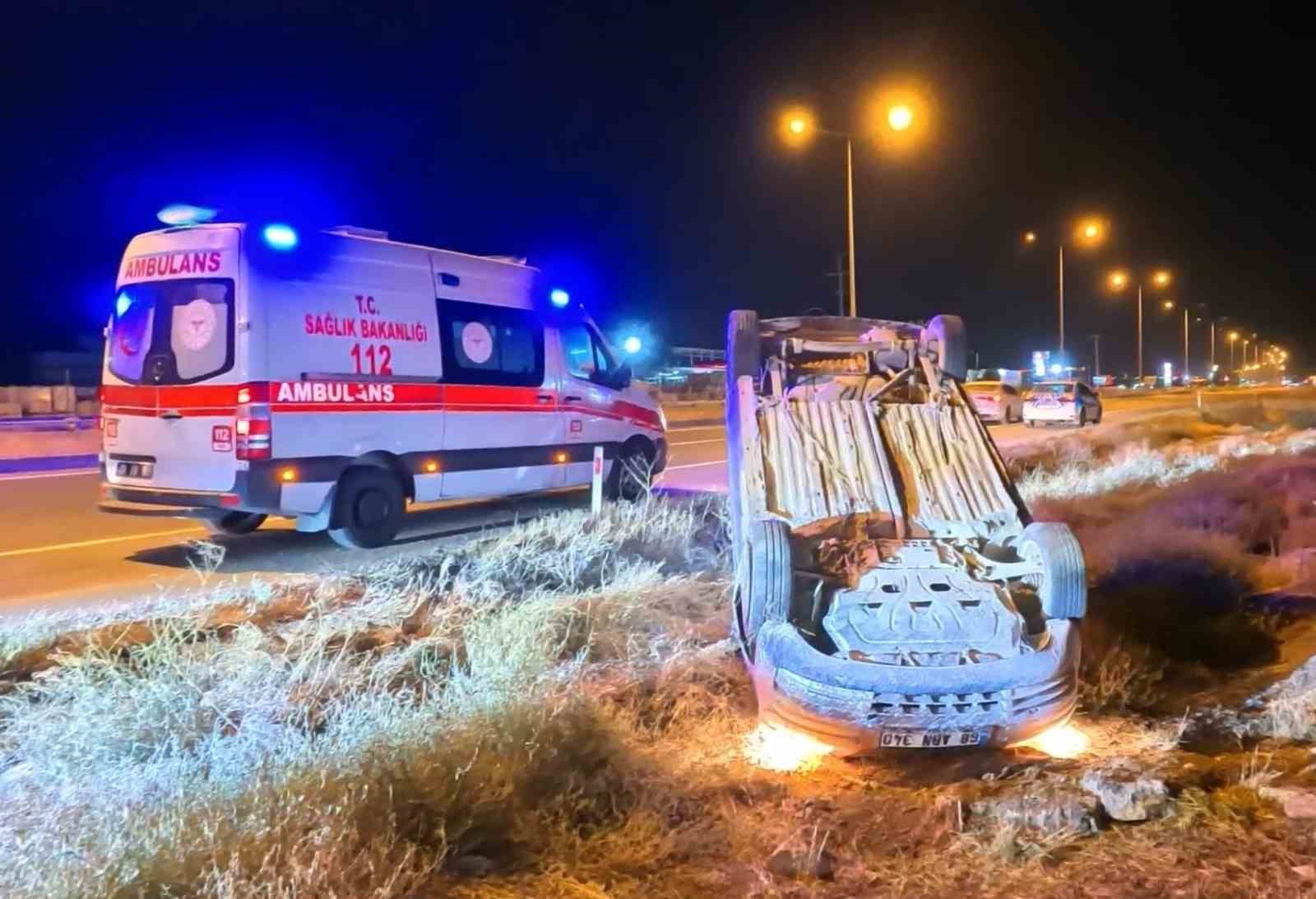 Takla atan hafif ticari aracın sürücüsü kaçarak kayıplara karıştı 5 takla atan hafif ticari aracin surucusu kacarak kayiplara karisti 1 dFBVQPg9
