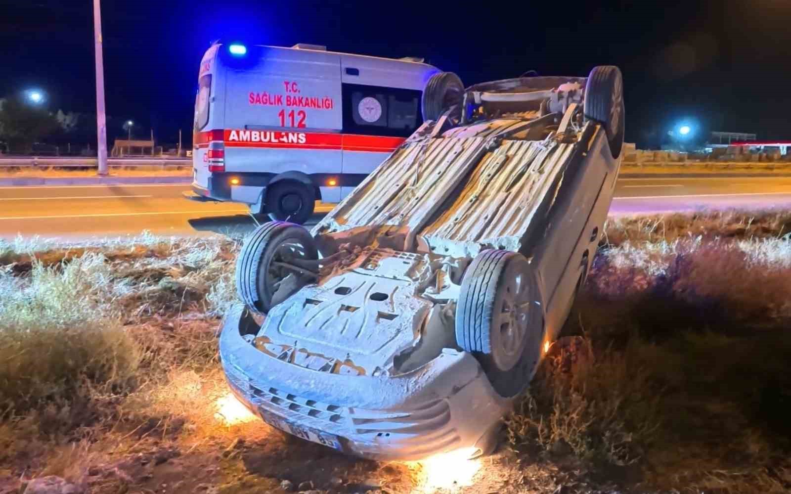 Takla atan hafif ticari aracın sürücüsü kaçarak kayıplara karıştı 6 takla atan hafif ticari aracin surucusu kacarak kayiplara karisti 2