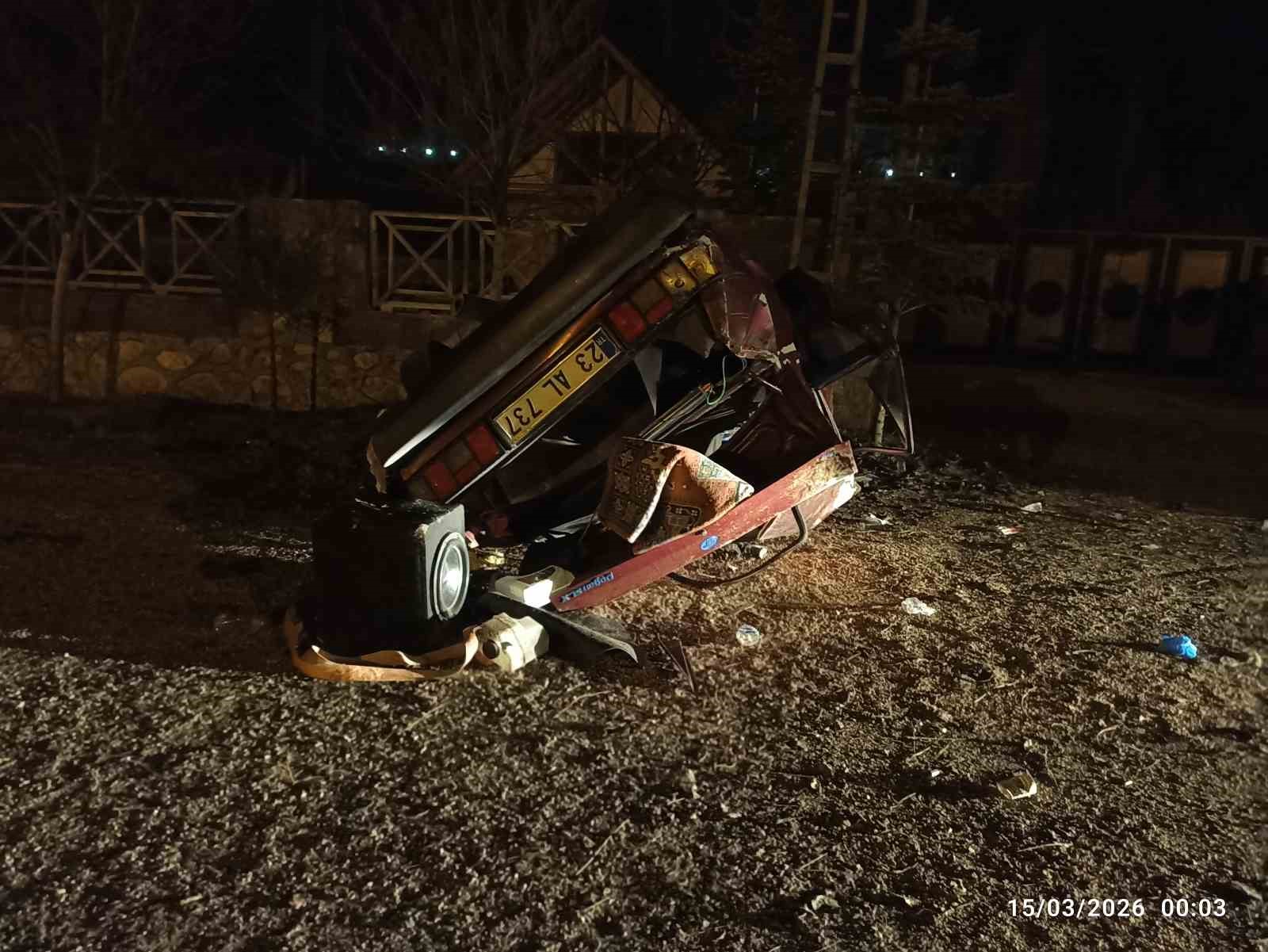 takla atan otomobil hurdaya dondu 2 kisi agir yaralandi 2 kCj1SQ35