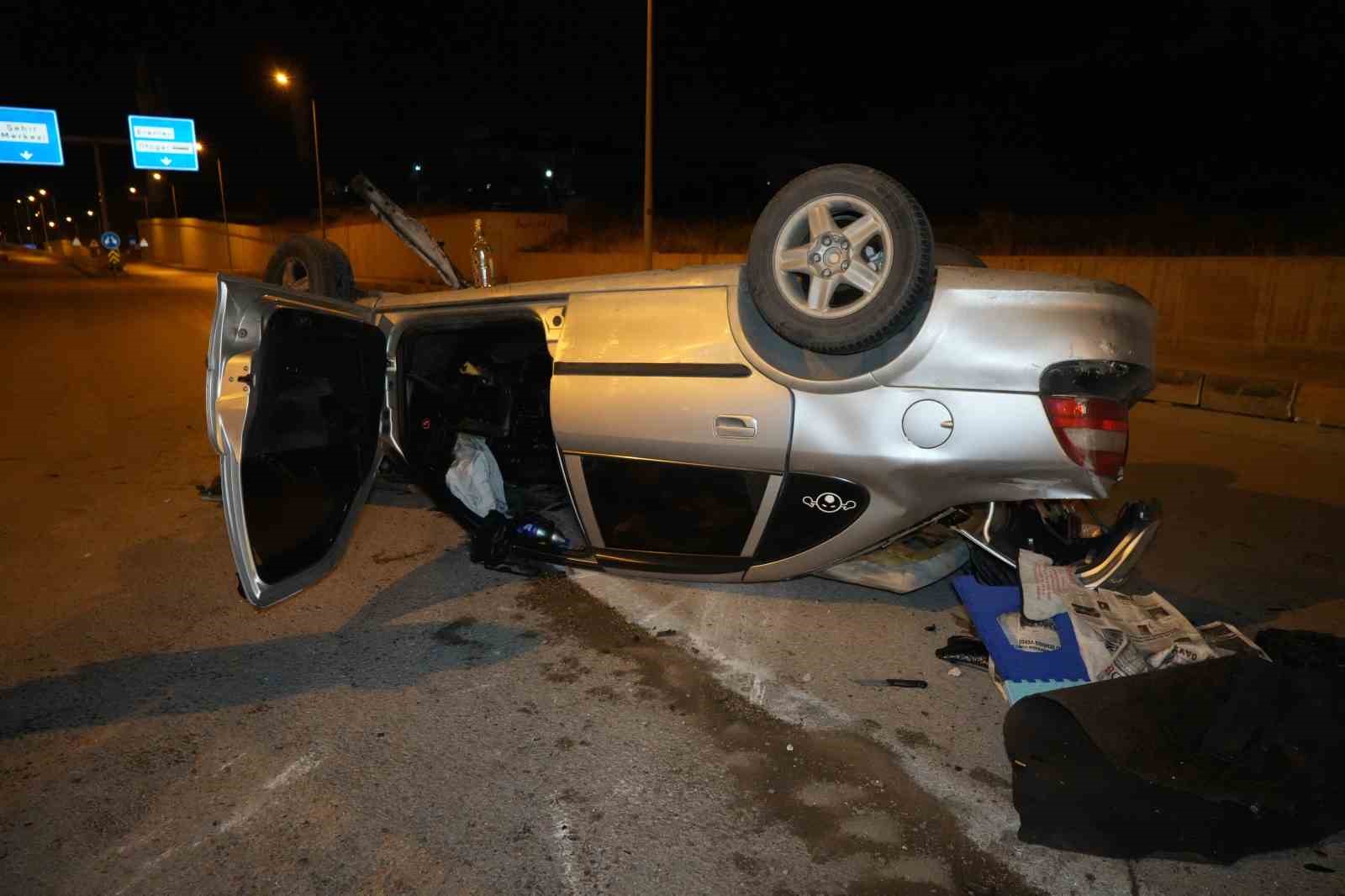 takla atan otomobil hurdaya dondu 2 yarali 1 BN3jKq67