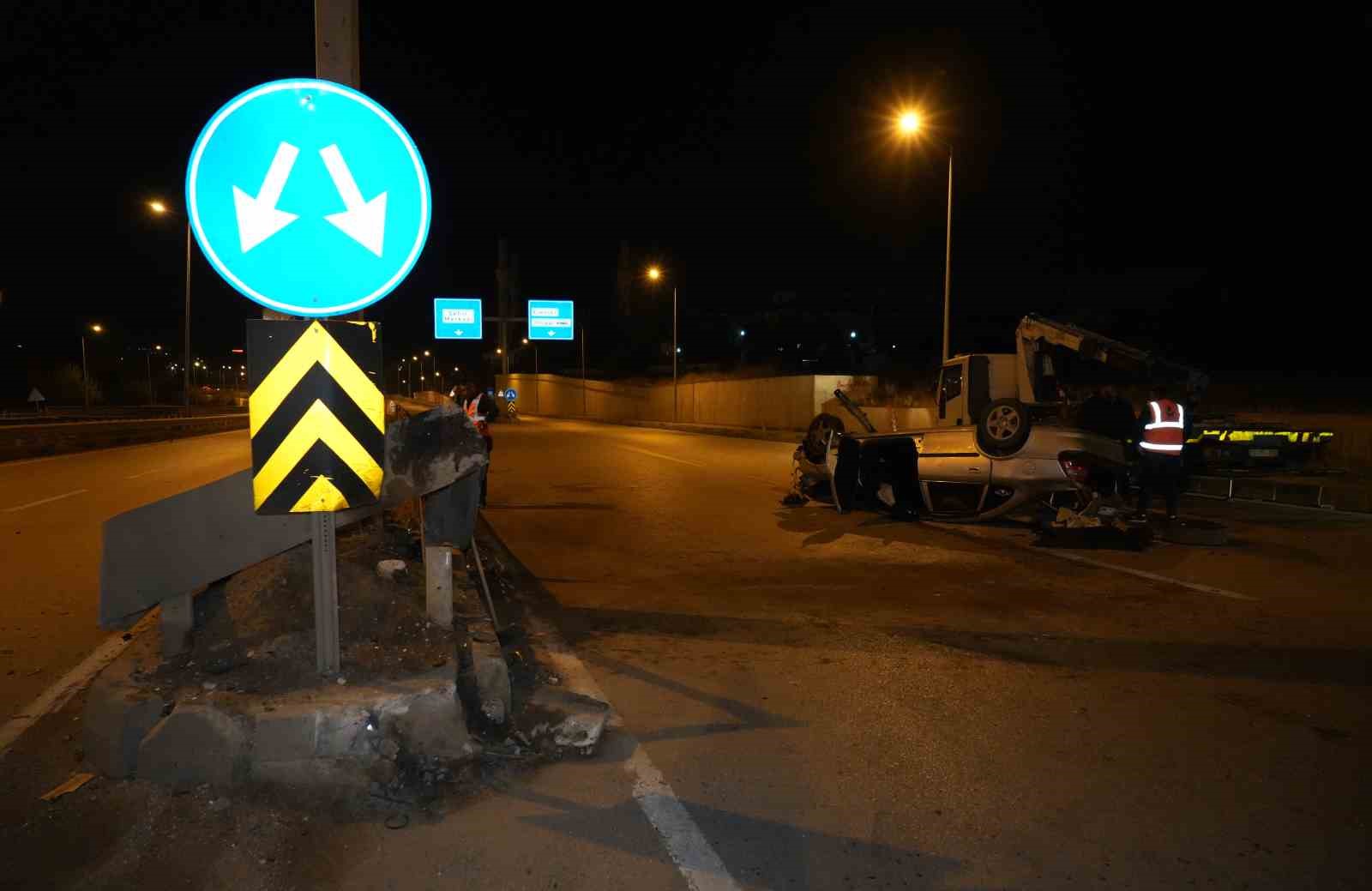 takla atan otomobil hurdaya dondu 2 yarali 2 AAdZ4f5p
