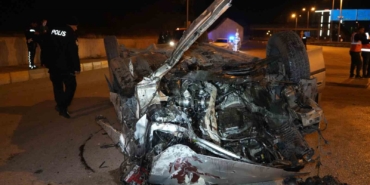 takla-atan-otomobil-hurdaya-dondu-2-yarali-YpL9waxa.jpg