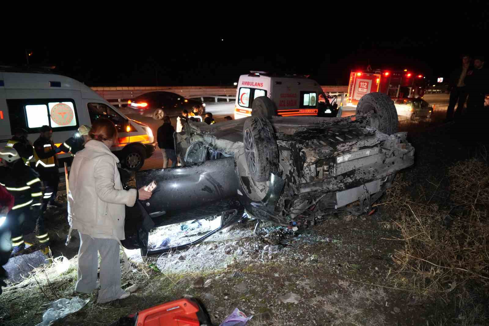 takla atan otomobil hurdaya dondu ayni aileden 3 kisi yaralandi 2
