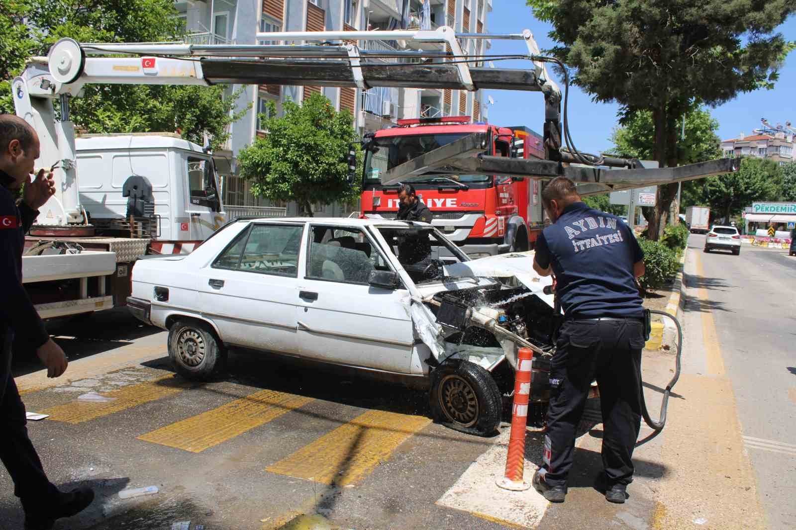 takla atan otomobil yandi vatandaslar surucuyu son anda kurtardi 5