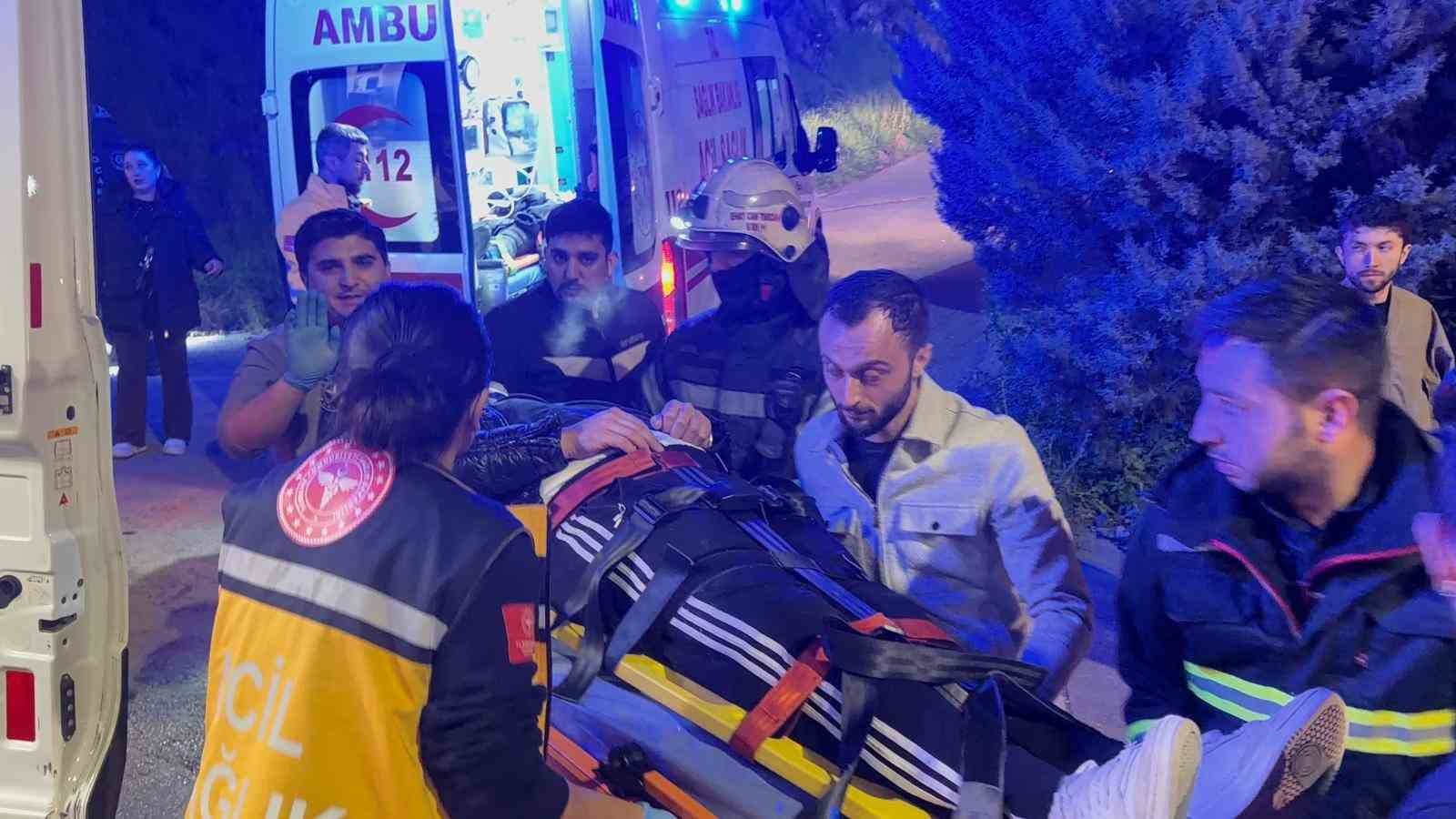 Takla atan otomobilde 2 kişi yaralandı, diğer sürücü kaçtı 6 takla atan otomobilde 2 kisi yaralandi diger surucu kacti 2 nJhDH5k8