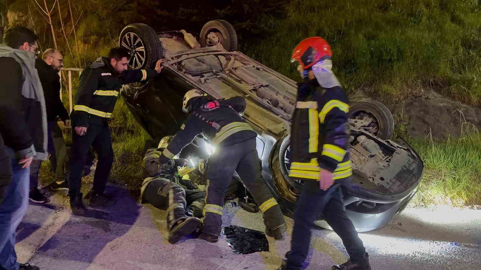 Takla atan otomobilde 2 kişi yaralandı, diğer sürücü kaçtı 7 takla atan otomobilde 2 kisi yaralandi diger surucu kacti 3 hOVOv8Rm